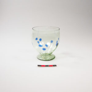 Pièce en verre soufflée, dans nos ateliers, d’après typologie historique.