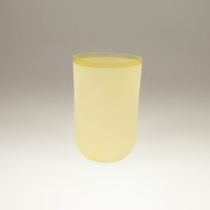 Grand Calicis sablé jaune, verre soufflé dans un moule en bois, ouvert à froid par décalottage.
