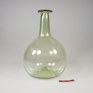Reproduction d'une bouteille en verre soufflé 18ème siècle
